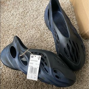 Yeezy Foam Runner Mineral Blue